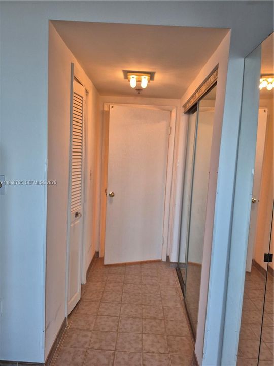 For Sale: $115,000 (1 beds, 1 baths, 844 Square Feet)