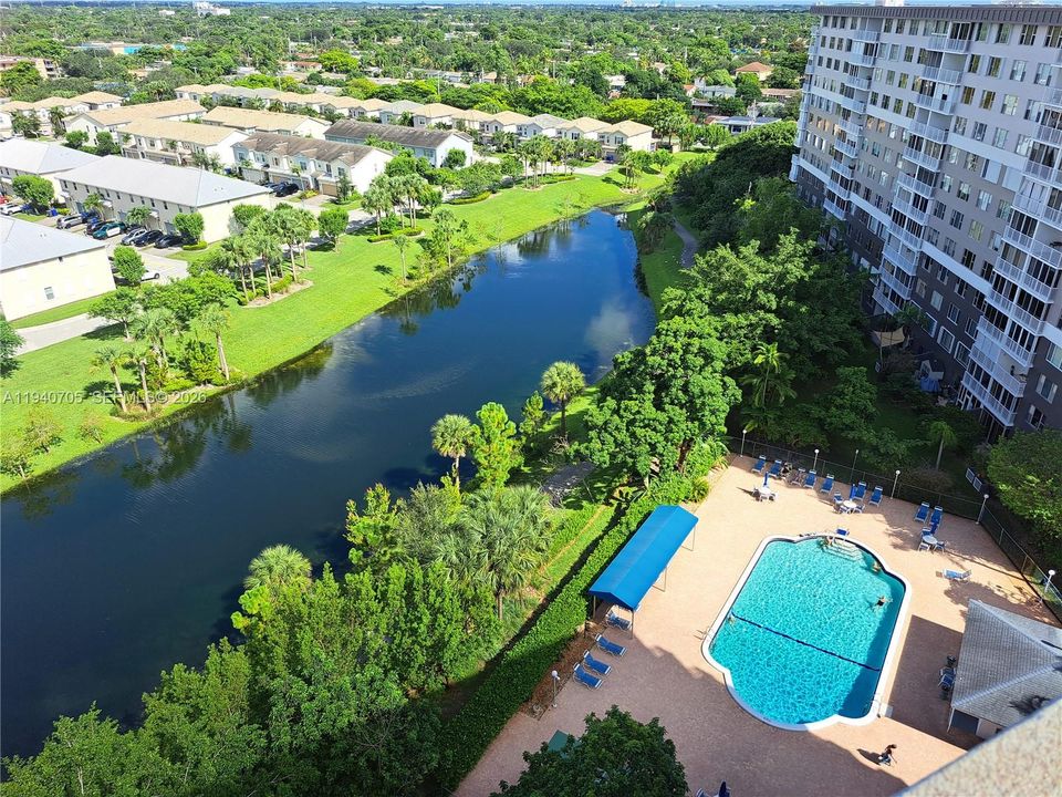 For Sale: $115,000 (1 beds, 1 baths, 844 Square Feet)