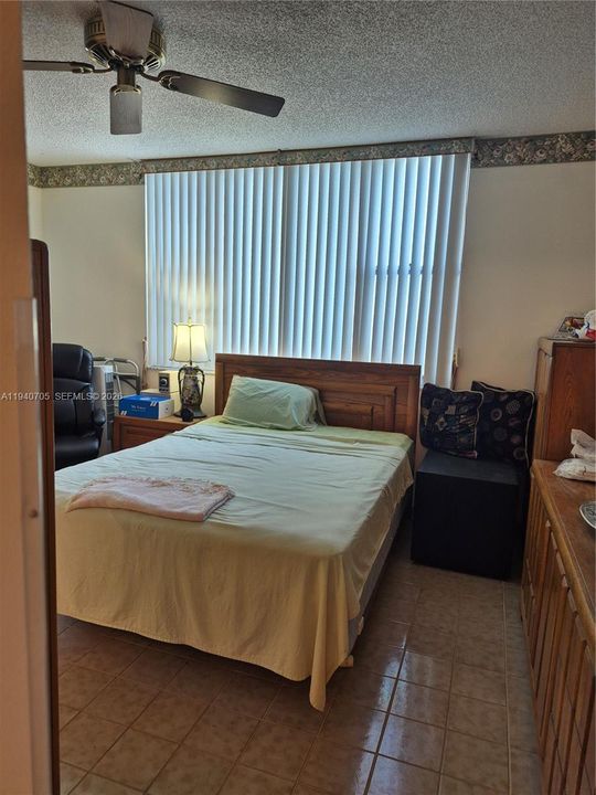 For Sale: $115,000 (1 beds, 1 baths, 844 Square Feet)