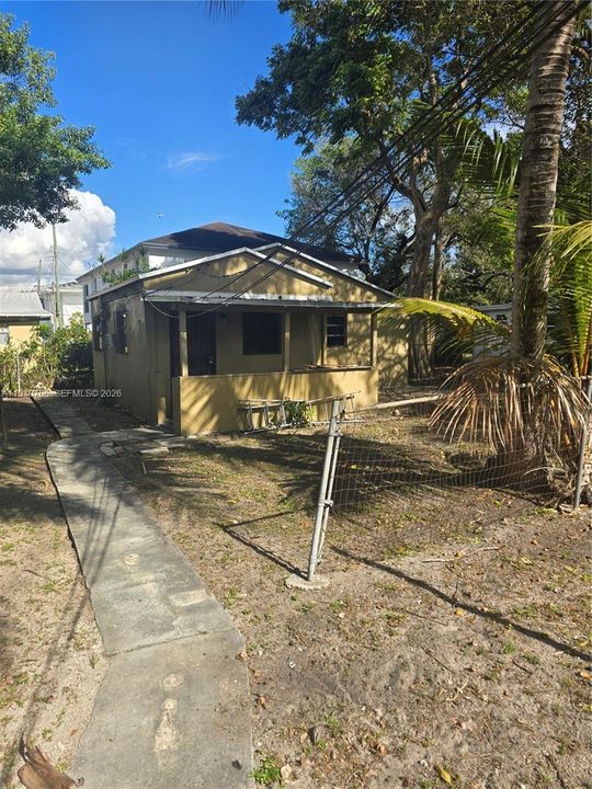 Недавно арендовано: $1,300 (1 спален, 1 ванн, 1479 Квадратных фут)