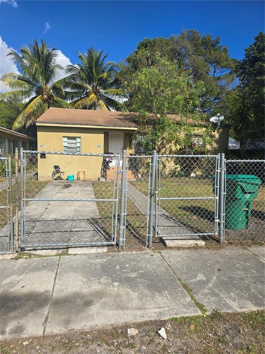 Недавно арендовано: $1,300 (1 спален, 1 ванн, 1479 Квадратных фут)