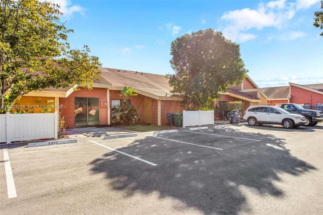 En Venta: $289,000 (2 camas, 1 baños, 849 Pies cuadrados)