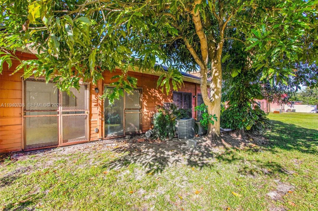 En Venta: $289,000 (2 camas, 1 baños, 849 Pies cuadrados)