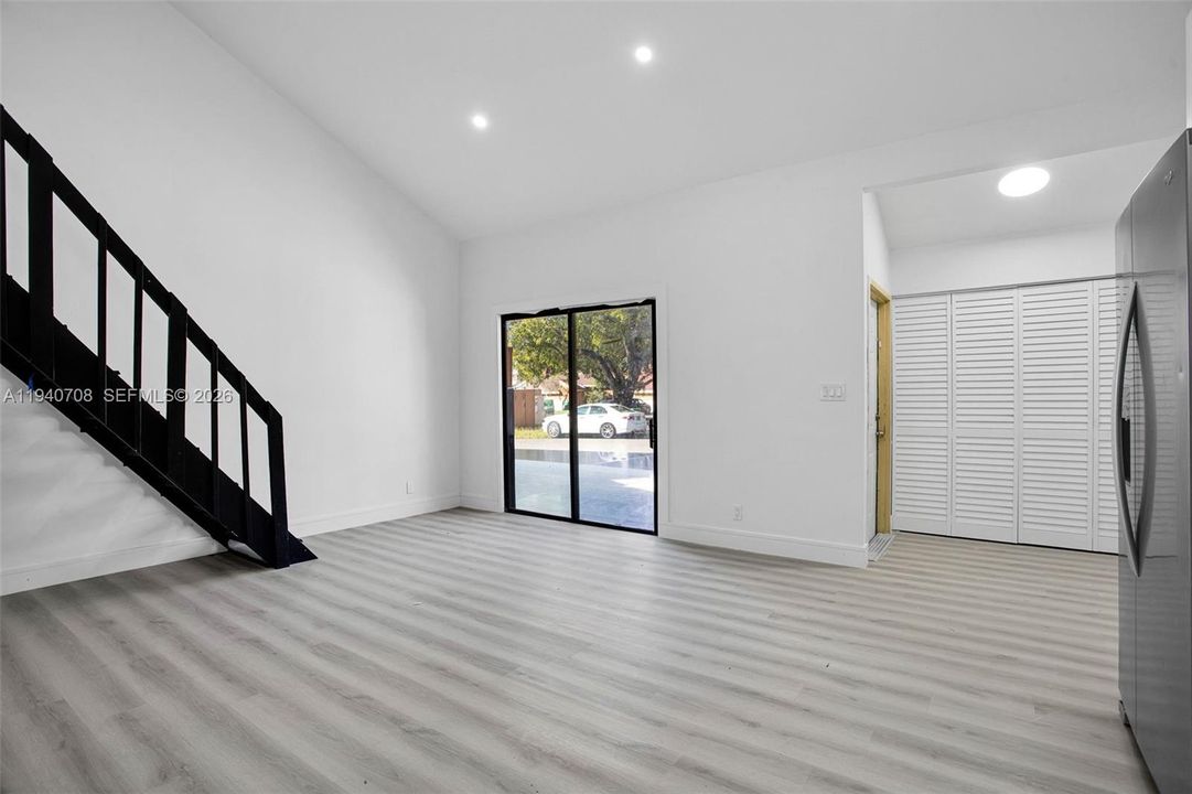 En Venta: $289,000 (2 camas, 1 baños, 849 Pies cuadrados)