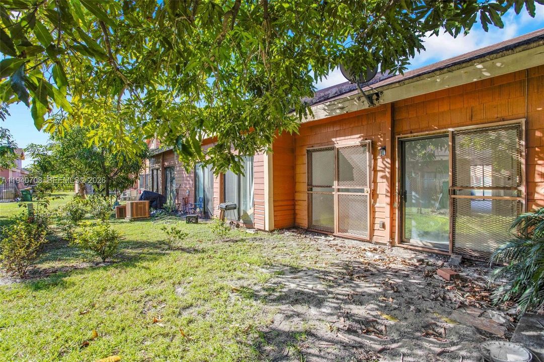 En Venta: $289,000 (2 camas, 1 baños, 849 Pies cuadrados)