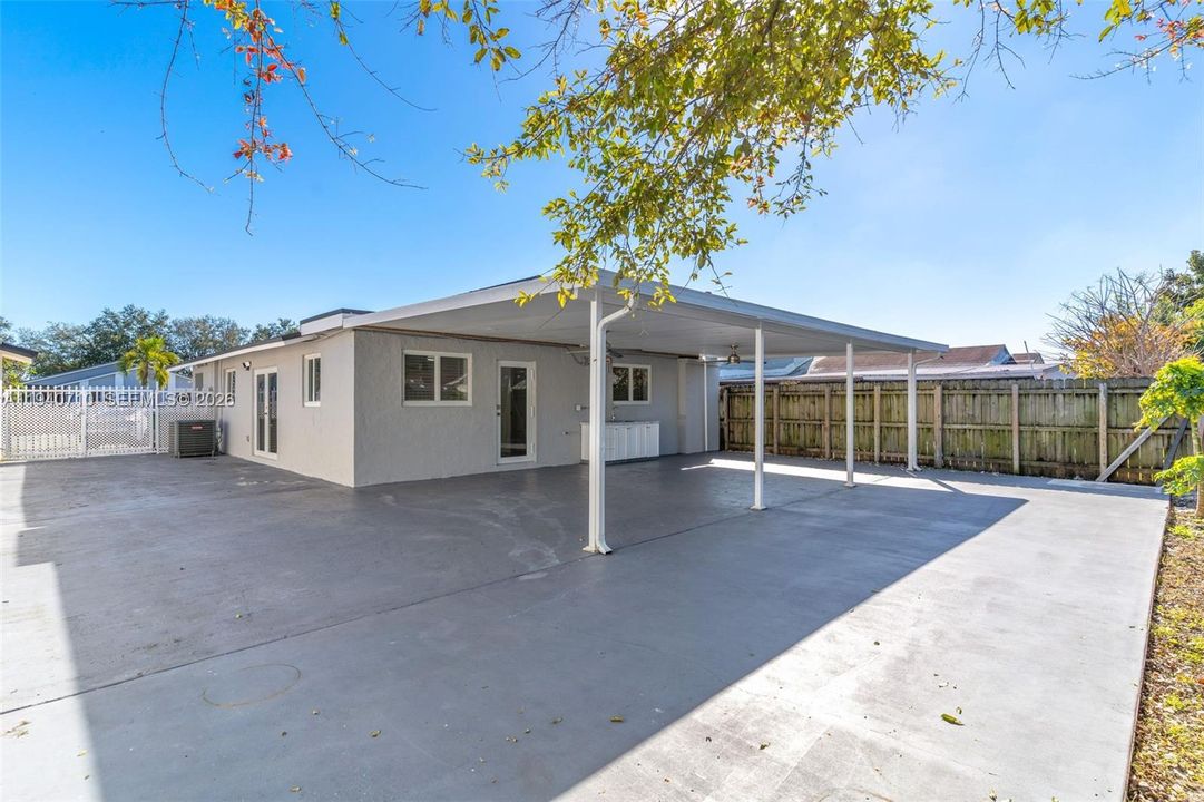 En Venta: $595,000 (3 camas, 2 baños, 1467 Pies cuadrados)