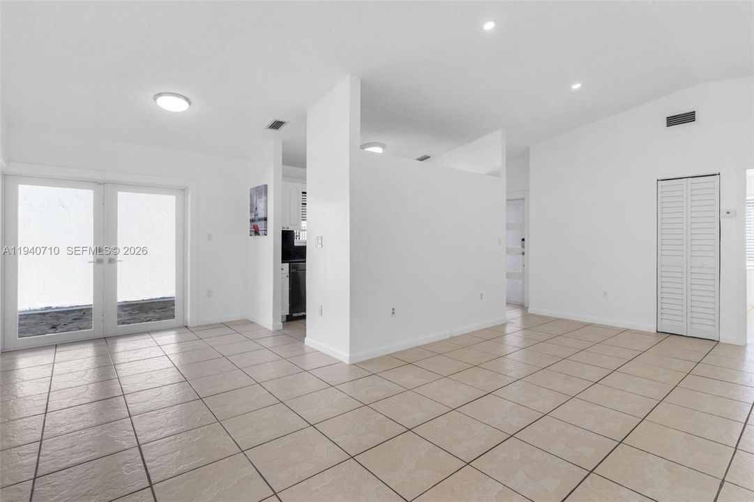 En Venta: $595,000 (3 camas, 2 baños, 1467 Pies cuadrados)