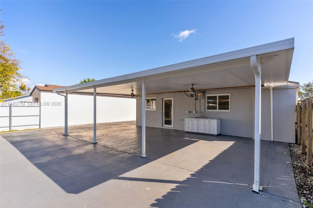 En Venta: $595,000 (3 camas, 2 baños, 1467 Pies cuadrados)