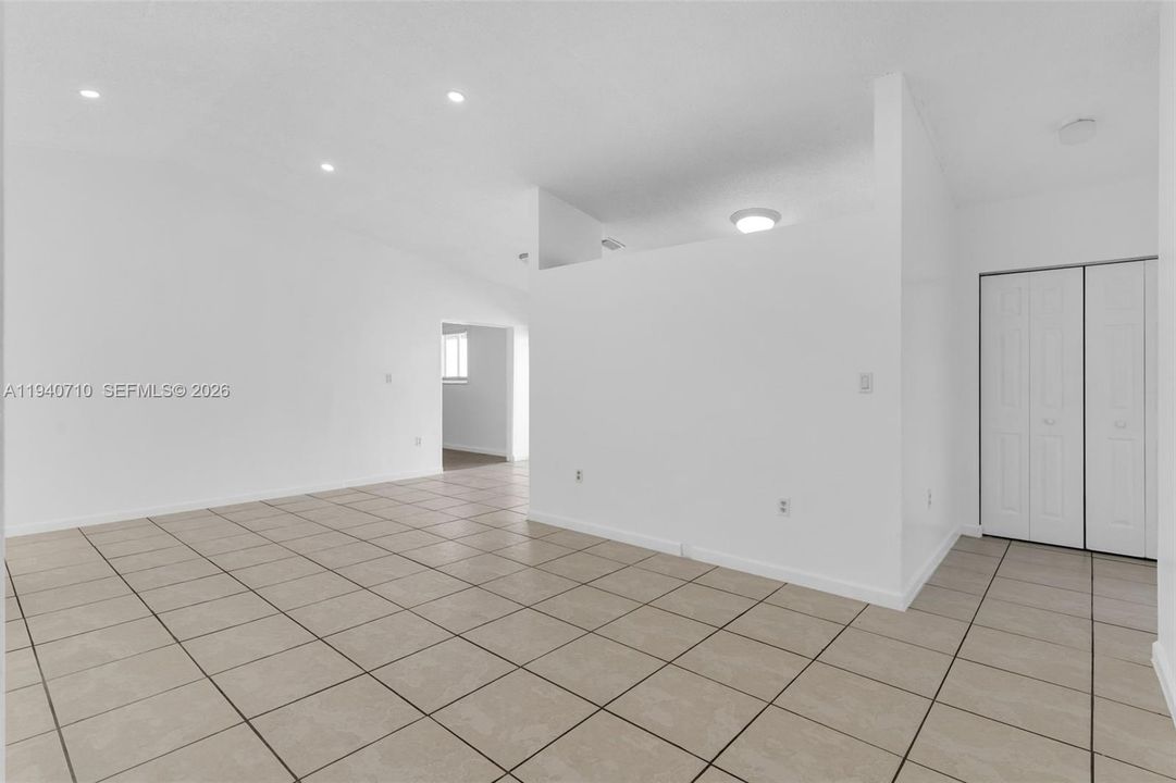 En Venta: $595,000 (3 camas, 2 baños, 1467 Pies cuadrados)