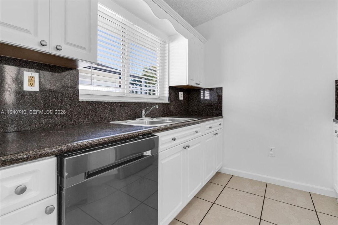 En Venta: $595,000 (3 camas, 2 baños, 1467 Pies cuadrados)