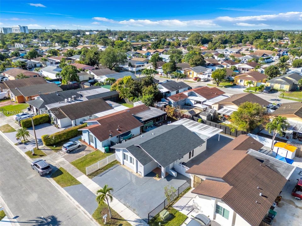 En Venta: $595,000 (3 camas, 2 baños, 1467 Pies cuadrados)