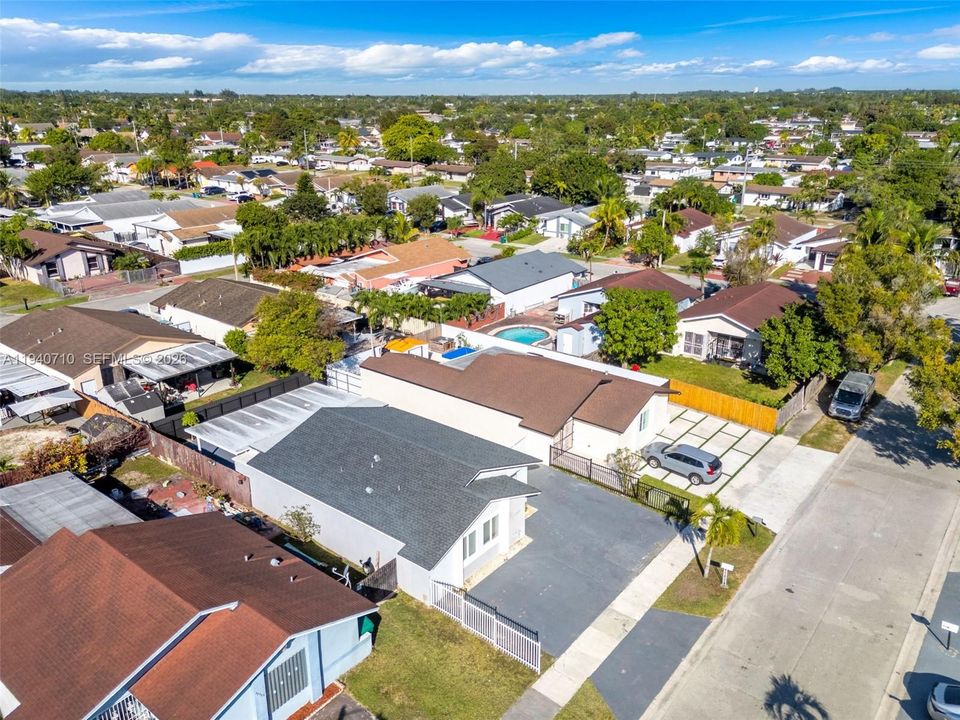 En Venta: $595,000 (3 camas, 2 baños, 1467 Pies cuadrados)