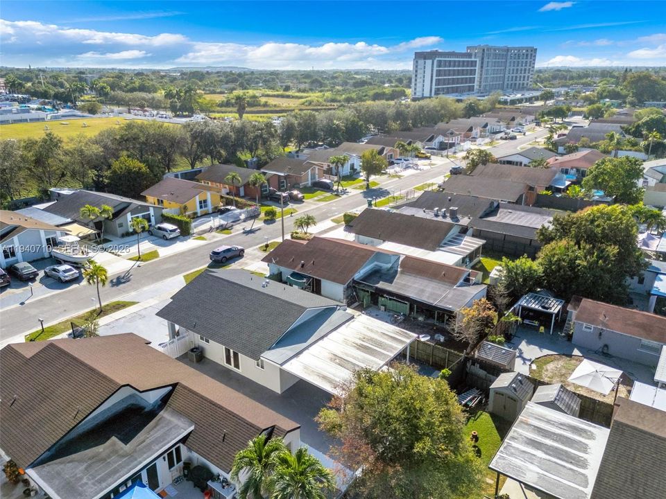 En Venta: $595,000 (3 camas, 2 baños, 1467 Pies cuadrados)