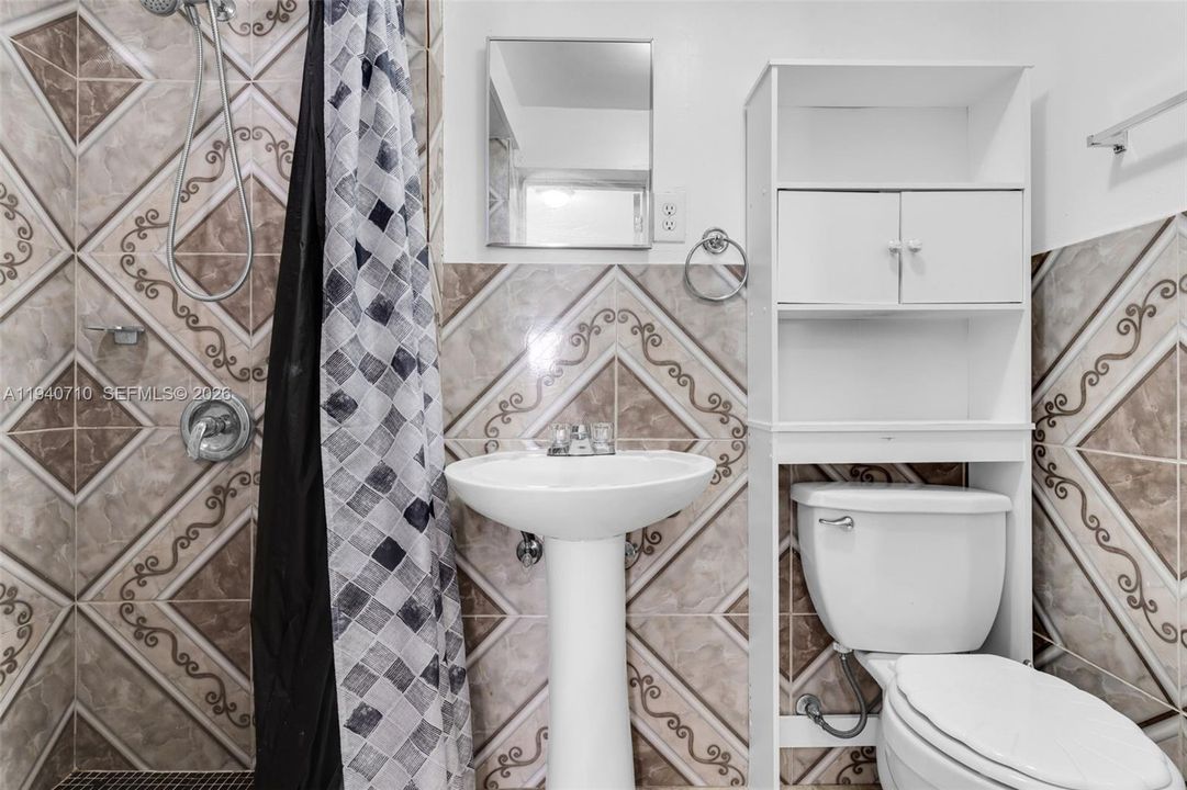 En Venta: $595,000 (3 camas, 2 baños, 1467 Pies cuadrados)