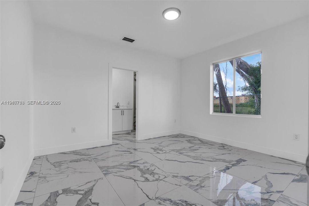 En Renta: $3,500 (4 camas, 2 baños, 1644 Pies cuadrados)