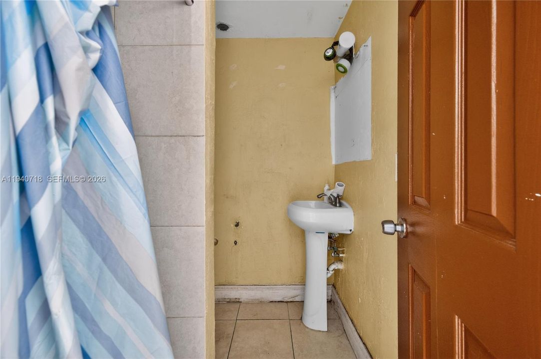 На продажу: $380,000 (3 спален, 1 ванн, 1092 Квадратных фут)