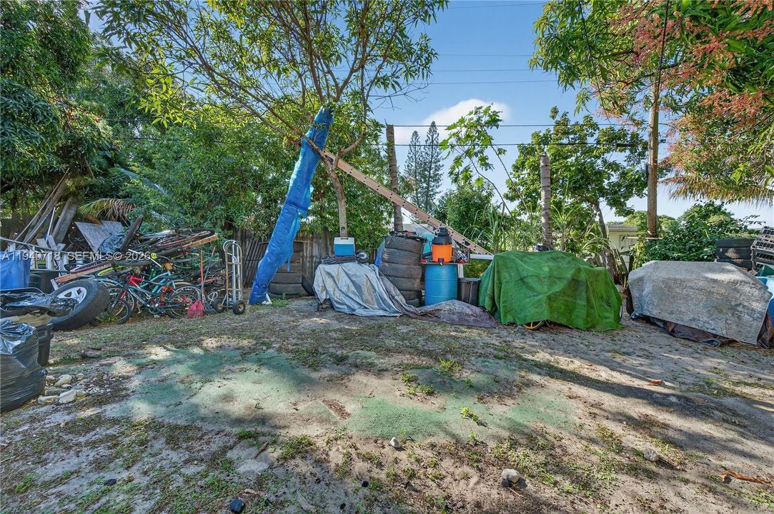 На продажу: $380,000 (3 спален, 1 ванн, 1092 Квадратных фут)