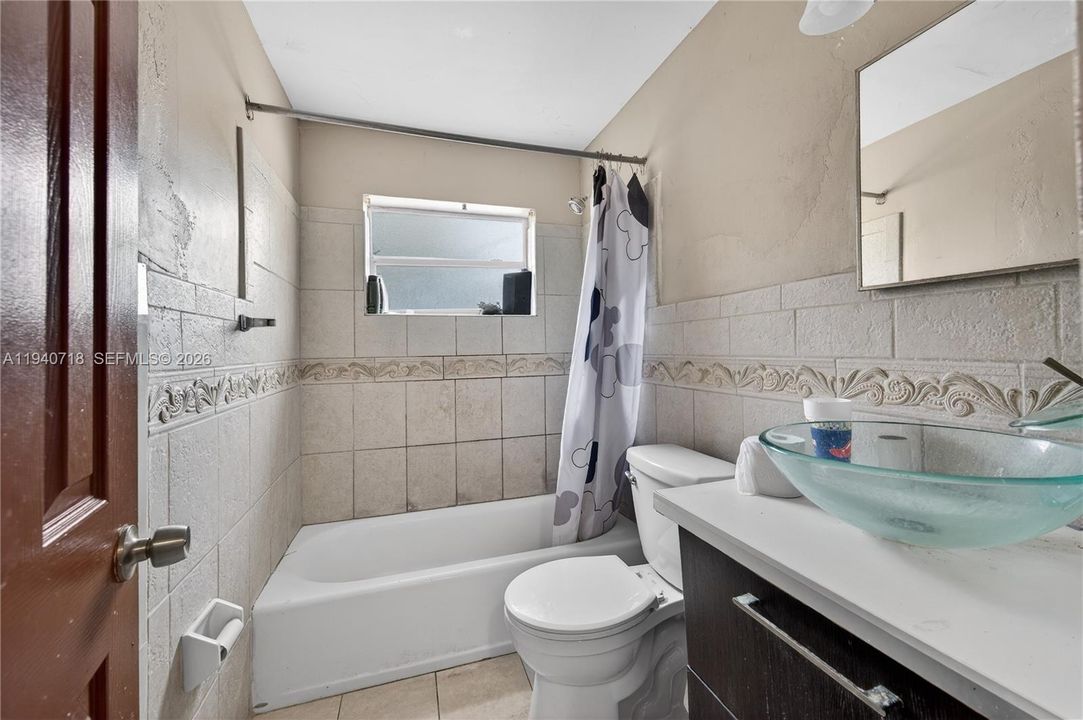 На продажу: $380,000 (3 спален, 1 ванн, 1092 Квадратных фут)