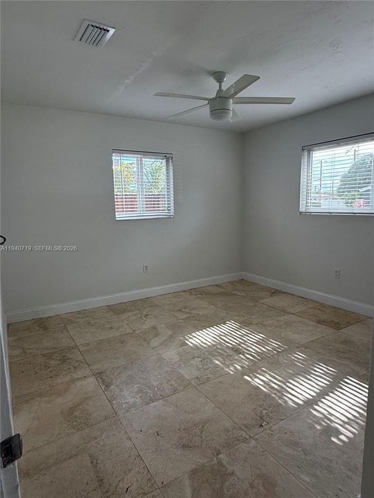 В аренду: $2,950 (3 спален, 1 ванн, 1094 Квадратных фут)