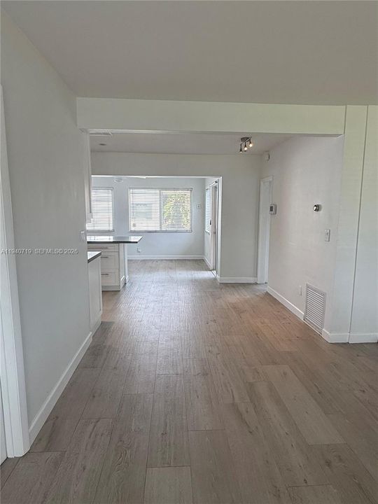 В аренду: $2,950 (3 спален, 1 ванн, 1094 Квадратных фут)