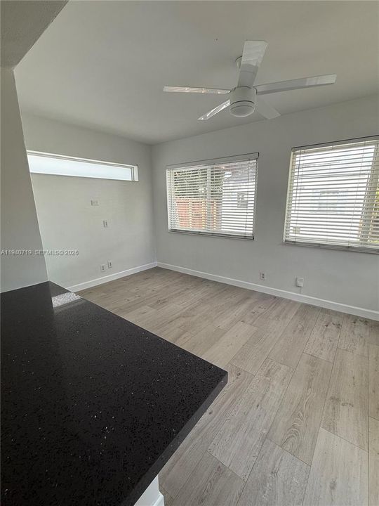 В аренду: $2,950 (3 спален, 1 ванн, 1094 Квадратных фут)