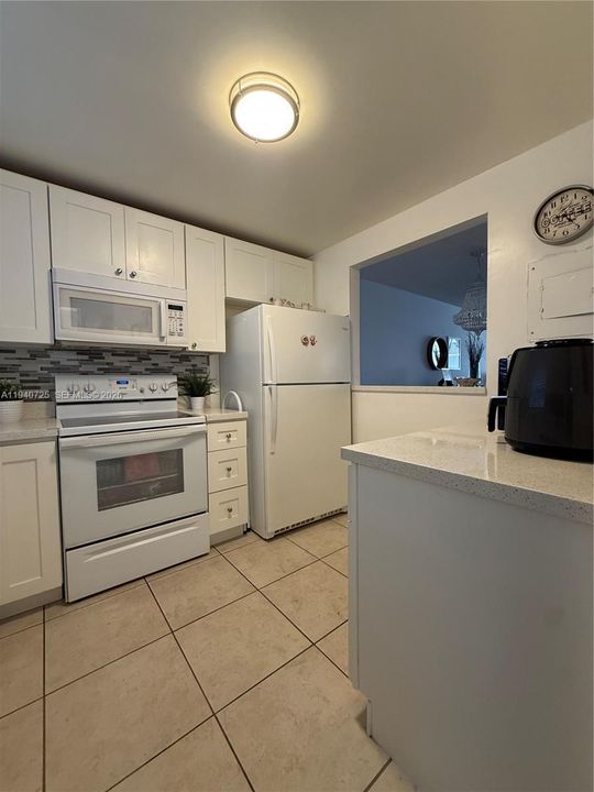 待售: $135,000 (1 贝兹, 1 浴室, 850 平方英尺)