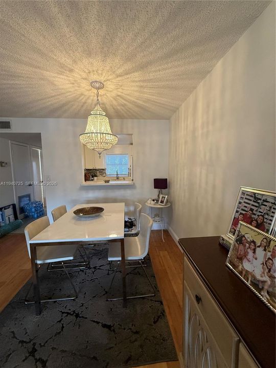 待售: $135,000 (1 贝兹, 1 浴室, 850 平方英尺)