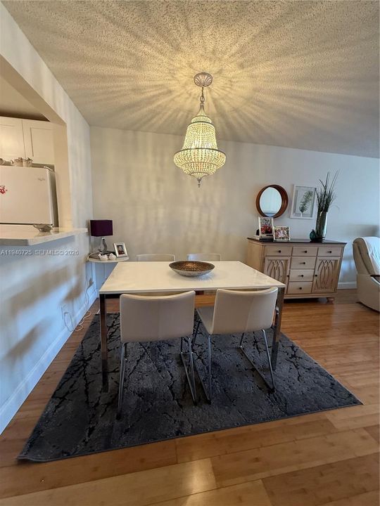 待售: $135,000 (1 贝兹, 1 浴室, 850 平方英尺)