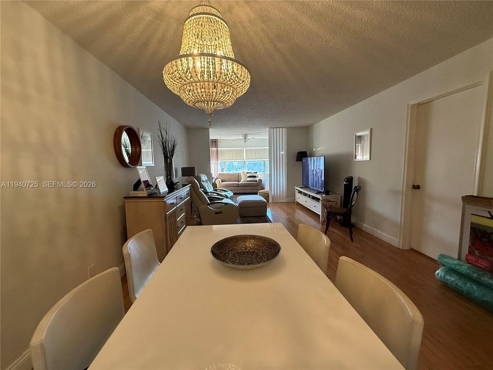 待售: $135,000 (1 贝兹, 1 浴室, 850 平方英尺)