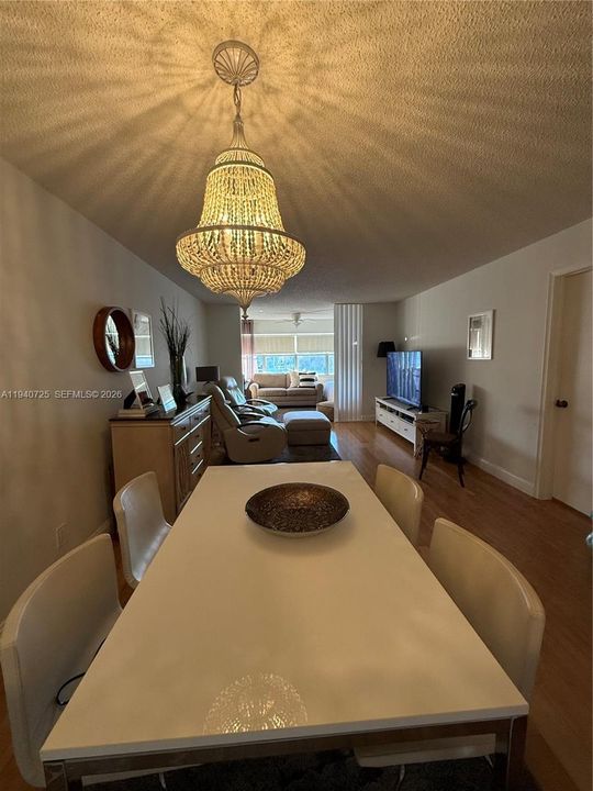 待售: $135,000 (1 贝兹, 1 浴室, 850 平方英尺)