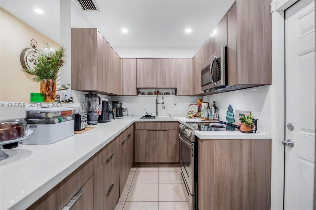 На продажу: $435,000 (3 спален, 2 ванн, 1120 Квадратных фут)