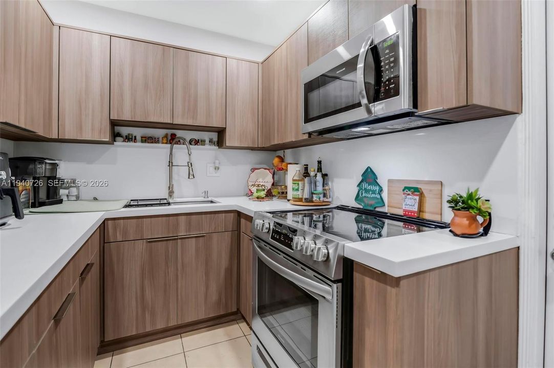 На продажу: $435,000 (3 спален, 2 ванн, 1120 Квадратных фут)