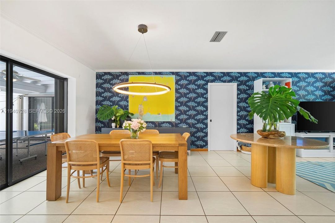 En Venta: $2,995,000 (4 camas, 2 baños, 2747 Pies cuadrados)