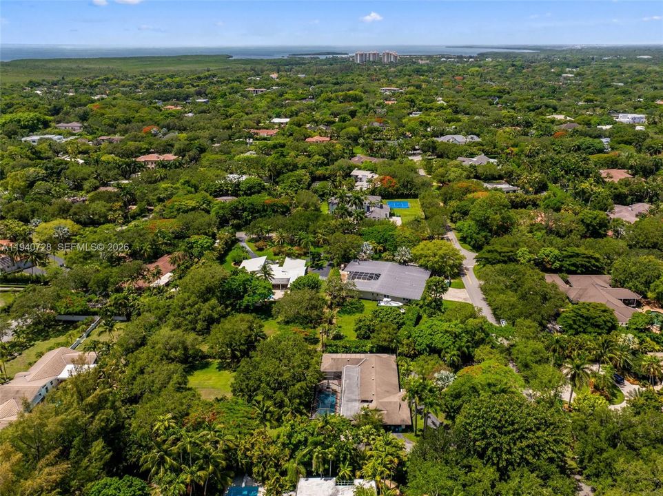 En Venta: $2,995,000 (4 camas, 2 baños, 2747 Pies cuadrados)