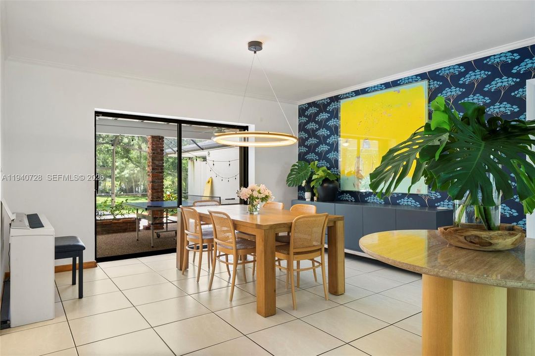 En Venta: $2,995,000 (4 camas, 2 baños, 2747 Pies cuadrados)