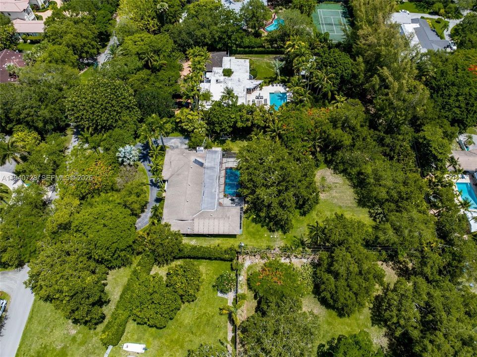 En Venta: $2,995,000 (4 camas, 2 baños, 2747 Pies cuadrados)