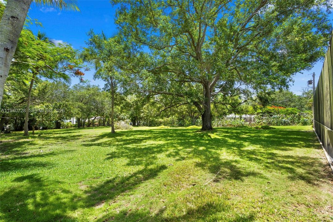 En Venta: $2,995,000 (4 camas, 2 baños, 2747 Pies cuadrados)