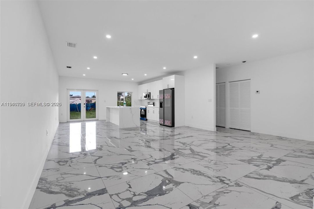 出租: $3,500 (4 贝兹, 2 浴室, 1644 平方英尺)