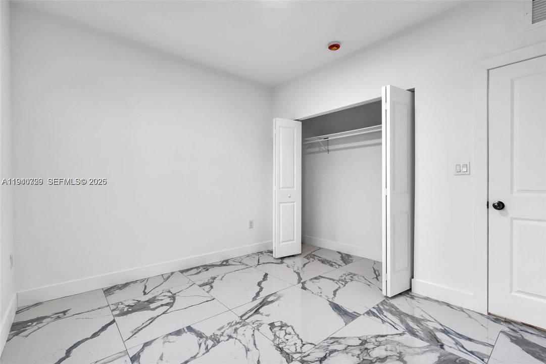 出租: $3,500 (4 贝兹, 2 浴室, 1644 平方英尺)