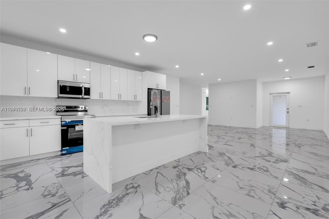 出租: $3,500 (4 贝兹, 2 浴室, 1644 平方英尺)