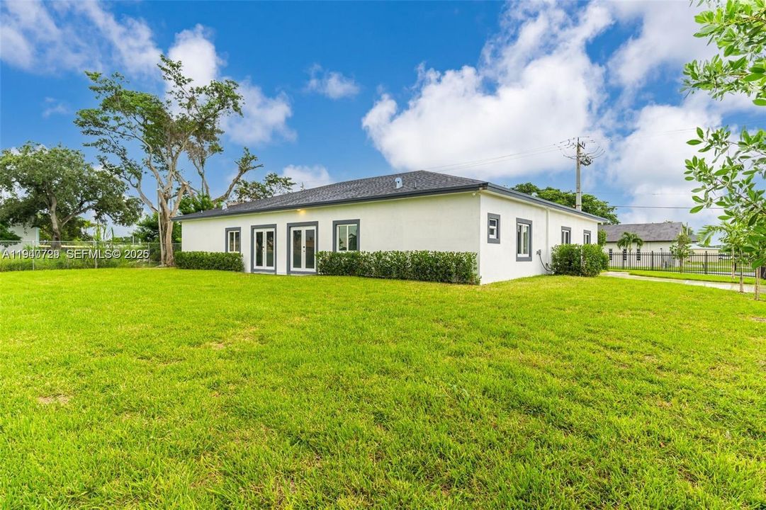 出租: $3,500 (4 贝兹, 2 浴室, 1644 平方英尺)