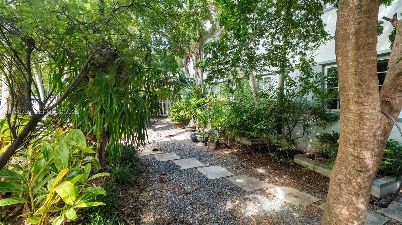 На продажу: $398,000 (1 спален, 1 ванн, 672 Квадратных фут)