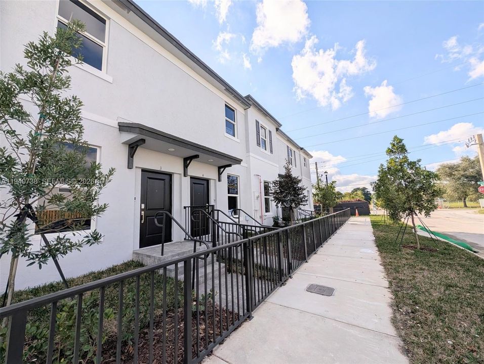 В аренду: $2,800 (3 спален, 3 ванн, 0 Квадратных фут)