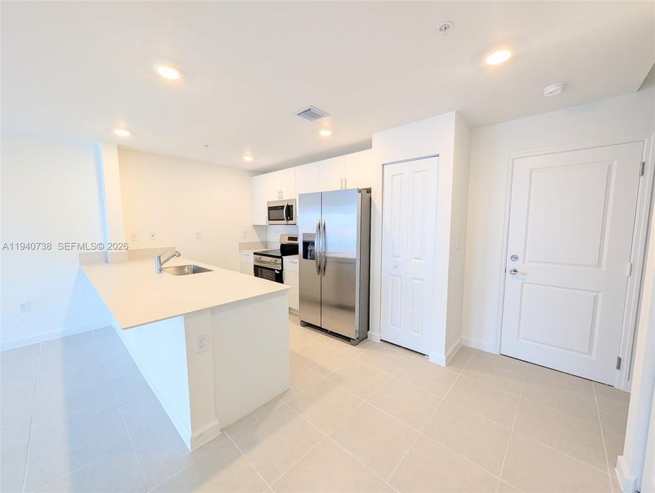 В аренду: $2,800 (3 спален, 3 ванн, 0 Квадратных фут)