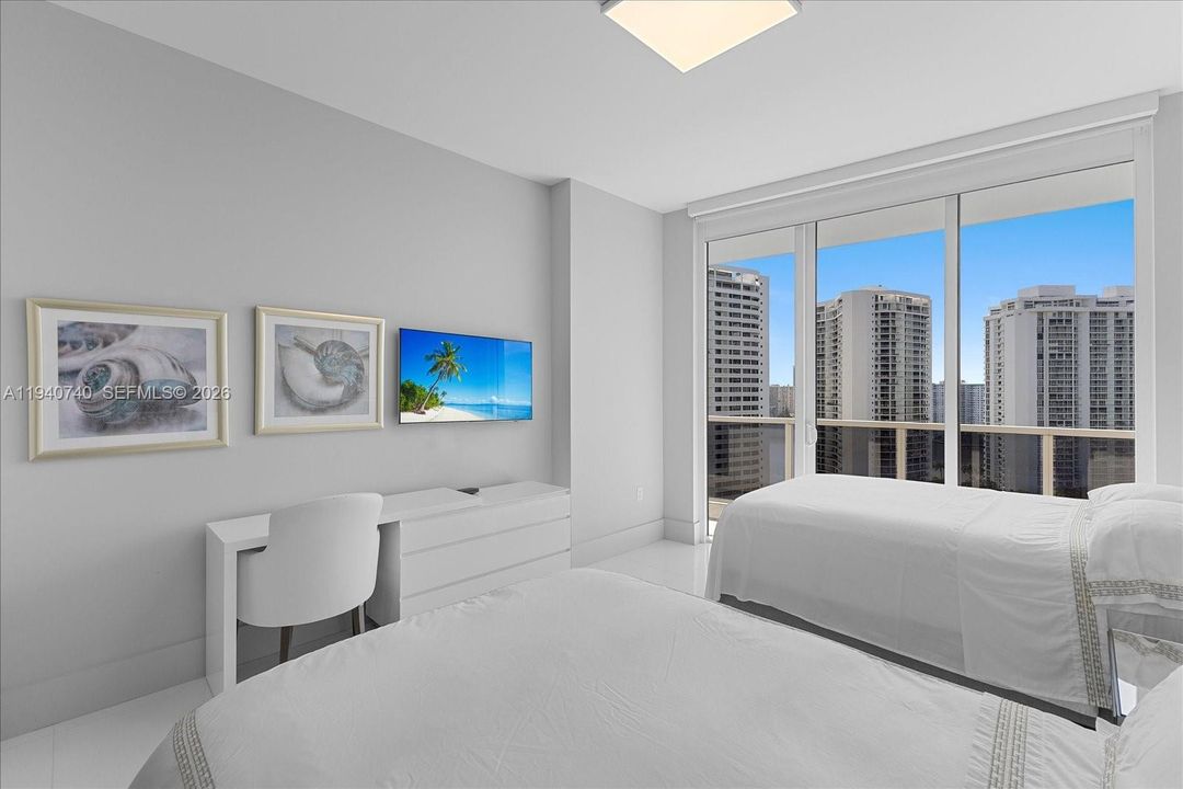 En Venta: $2,650,000 (3 camas, 3 baños, 2608 Pies cuadrados)