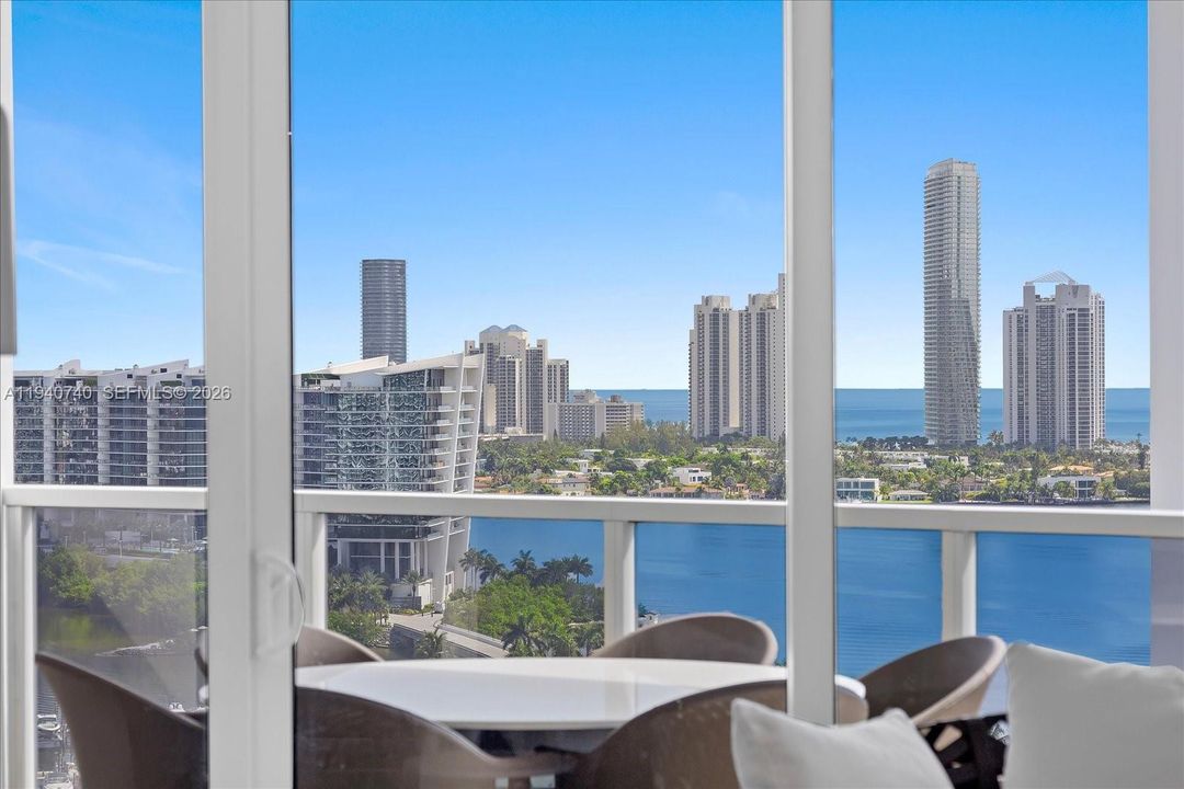 En Venta: $2,650,000 (3 camas, 3 baños, 2608 Pies cuadrados)