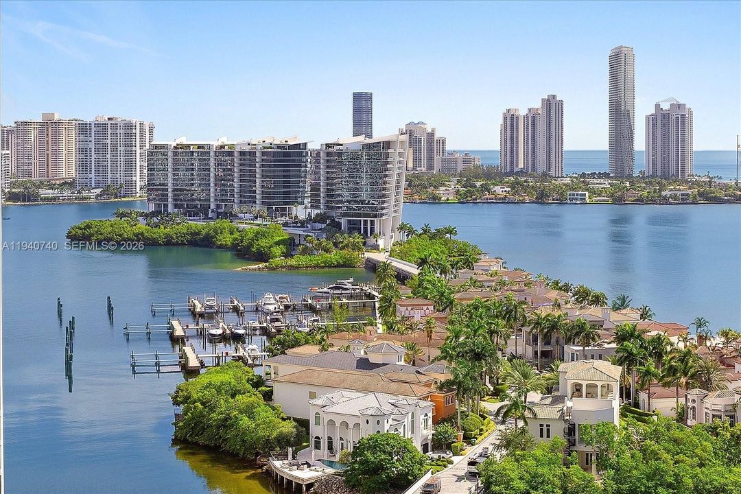 En Venta: $2,650,000 (3 camas, 3 baños, 2608 Pies cuadrados)