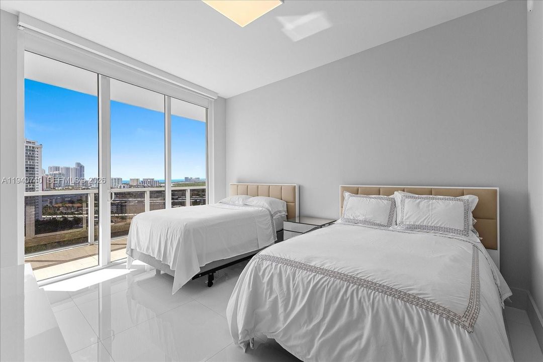 En Venta: $2,650,000 (3 camas, 3 baños, 2608 Pies cuadrados)