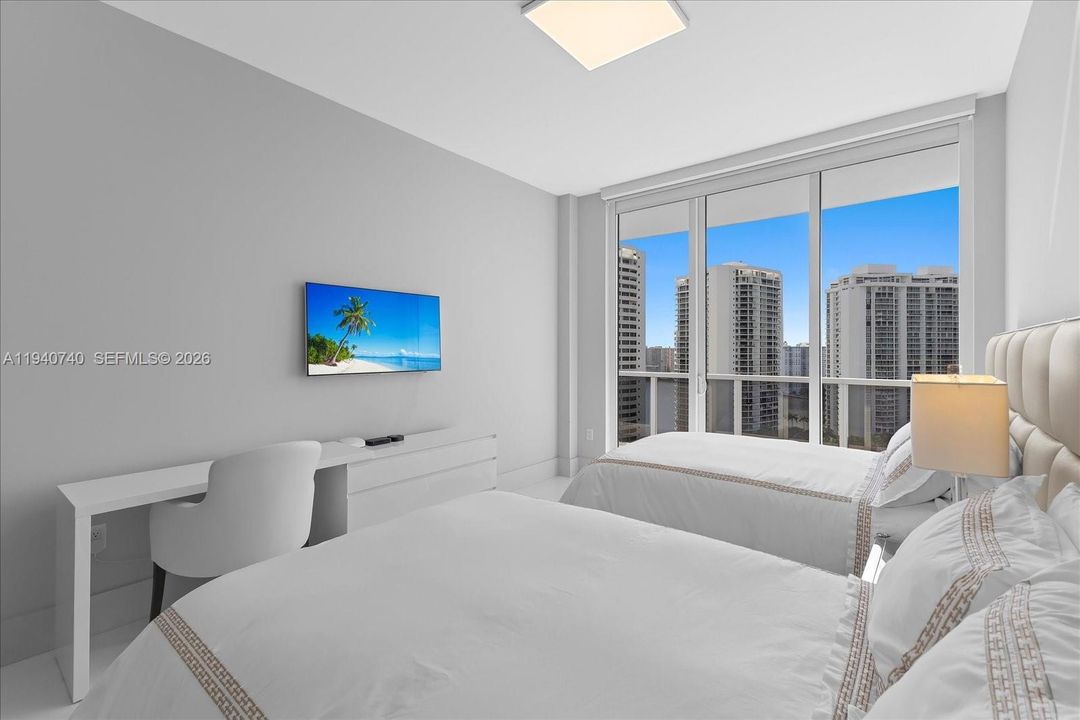 En Venta: $2,650,000 (3 camas, 3 baños, 2608 Pies cuadrados)