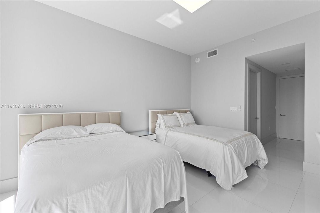 En Venta: $2,650,000 (3 camas, 3 baños, 2608 Pies cuadrados)